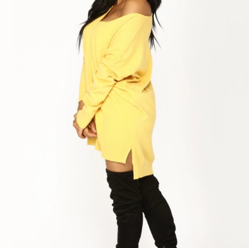 Yellow vibrant top